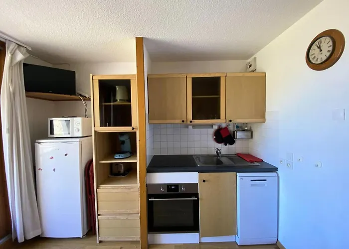 Soleil - T2 Skis Aux Pieds Avec Vue Sur Les Montagnes Et Place De Parking Privee Couverte Mae-5401